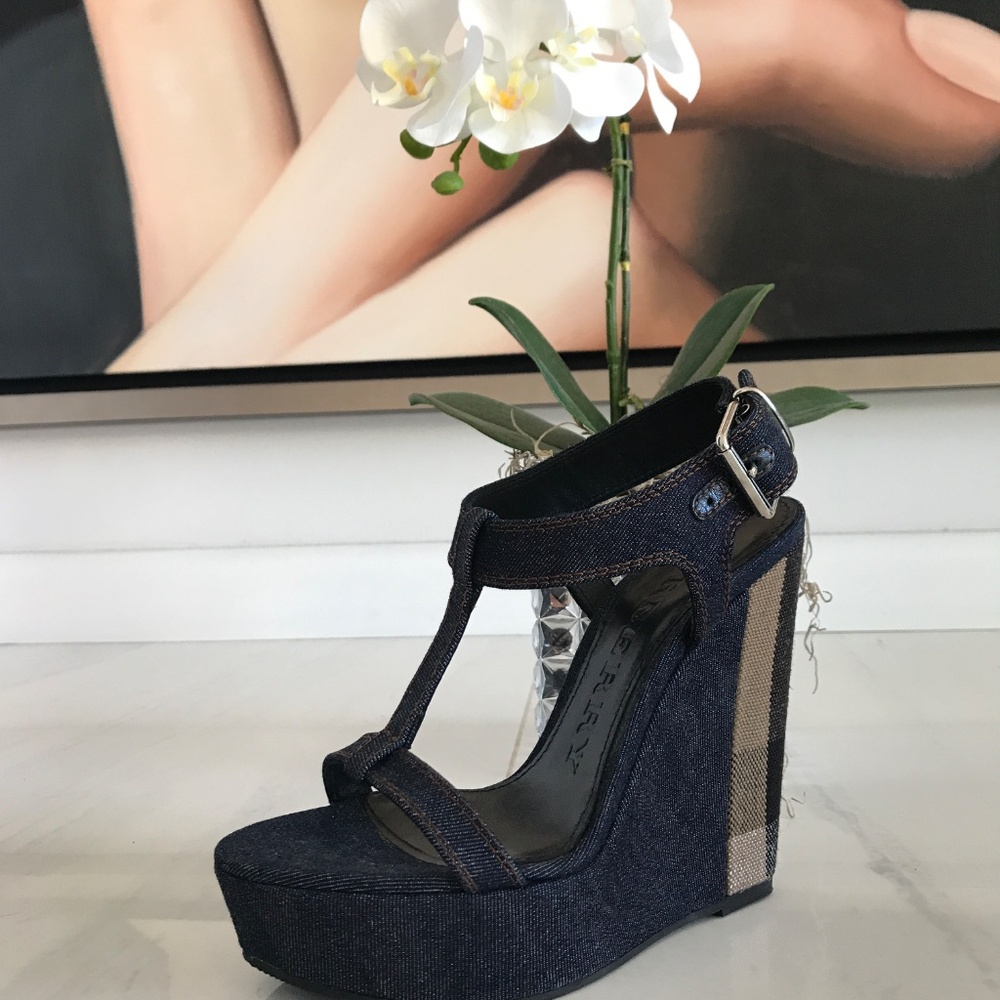 🚨‼️SOLD‼️🚨Authentic Burberry denim checkered wedge sandals - Picture 7 of 17